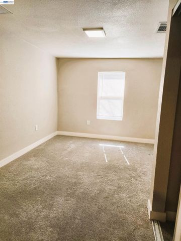 28 W Madill St, Antioch, CA 94509