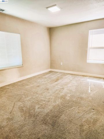 28 W Madill St, Antioch, CA 94509