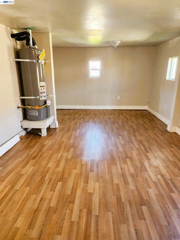 28 W Madill St, Antioch, CA 94509