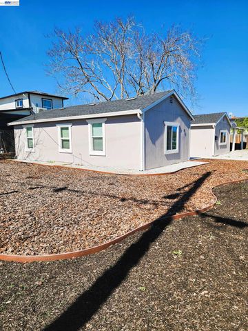 28 W Madill St, Antioch, CA 94509