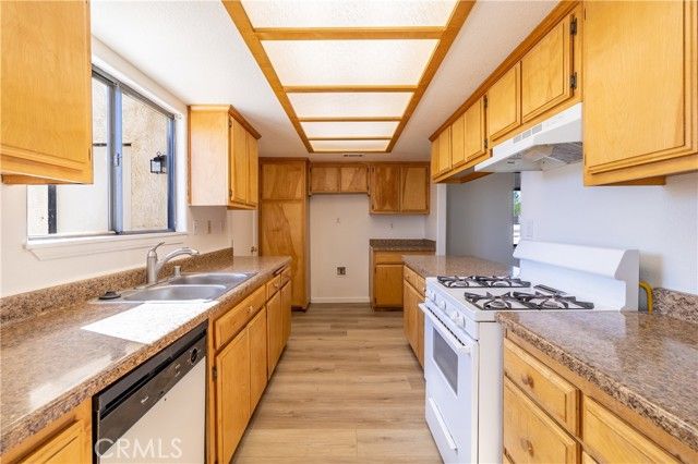 19014 Vine, Hesperia, CA 92345