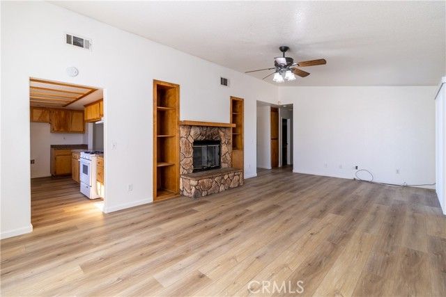 19014 Vine, Hesperia, CA 92345