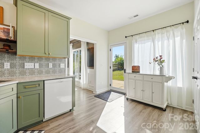 2822 Carriage Crossing Drive, Matthews, NC 28105