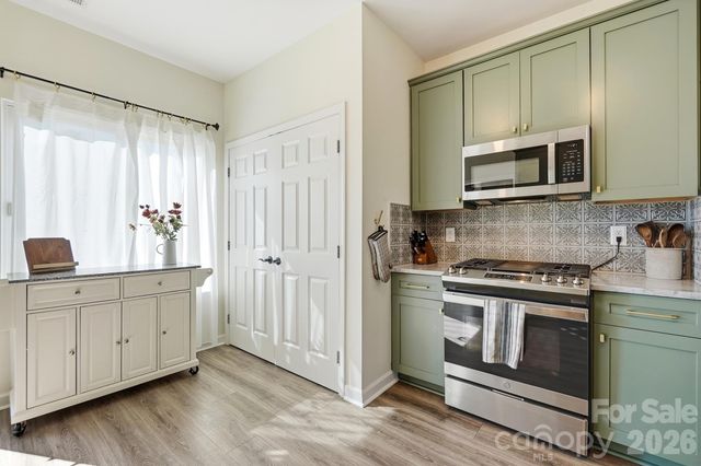 2822 Carriage Crossing Drive, Matthews, NC 28105
