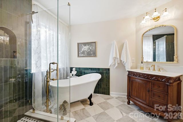 2822 Carriage Crossing Drive, Matthews, NC 28105