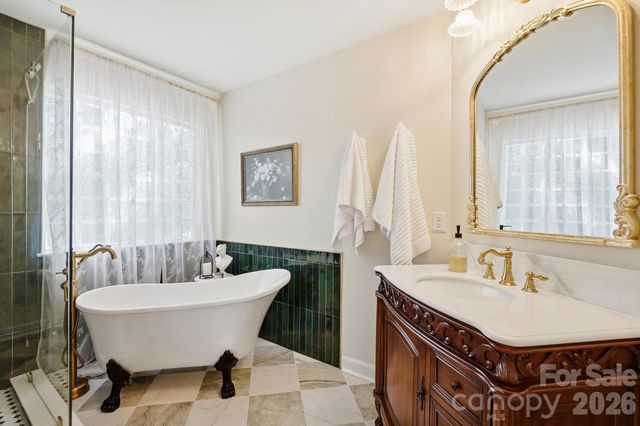 2822 Carriage Crossing Drive, Matthews, NC 28105