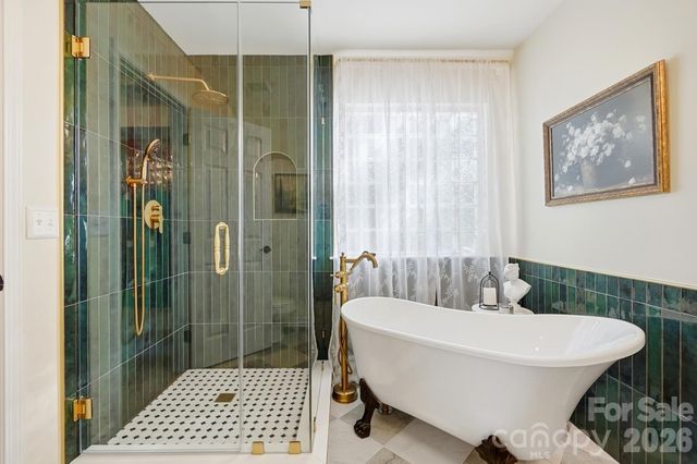2822 Carriage Crossing Drive, Matthews, NC 28105