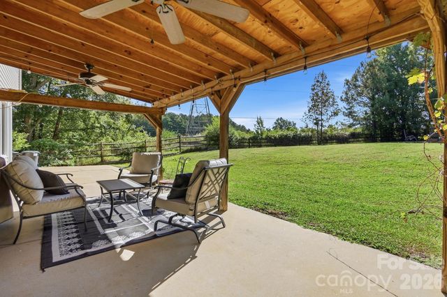 2822 Carriage Crossing Drive, Matthews, NC 28105