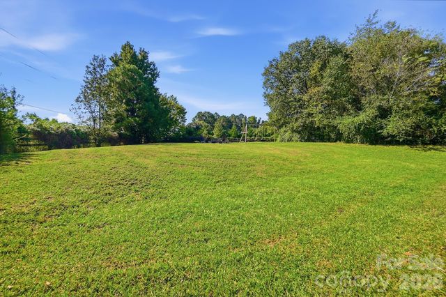 2822 Carriage Crossing Drive, Matthews, NC 28105