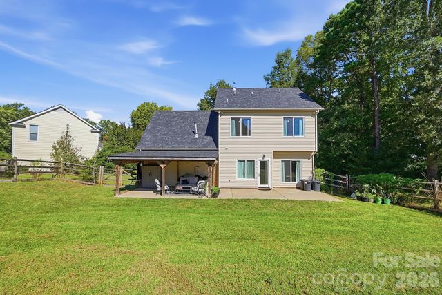 2822 Carriage Crossing Drive, Matthews, NC 28105