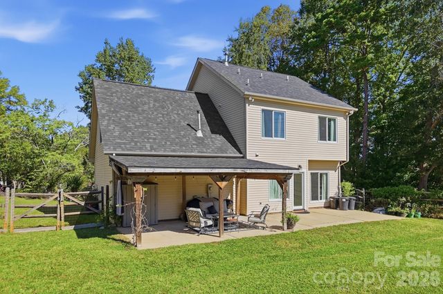 2822 Carriage Crossing Drive, Matthews, NC 28105