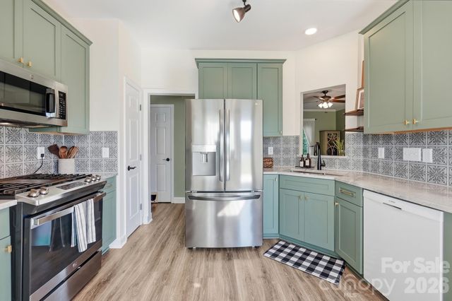2822 Carriage Crossing Drive, Matthews, NC 28105