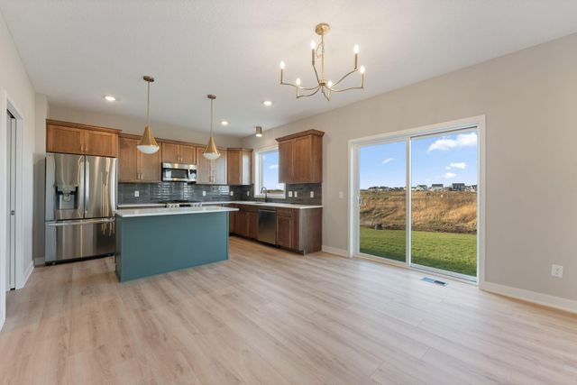 13721 Arrowhead Way, Rosemount, MN 55068