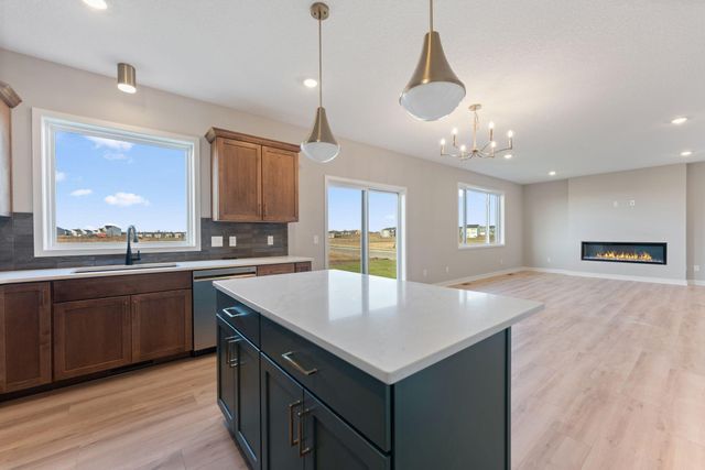 13721 Arrowhead Way, Rosemount, MN 55068