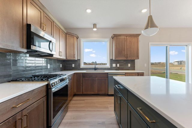 13721 Arrowhead Way, Rosemount, MN 55068