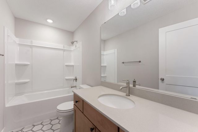 13721 Arrowhead Way, Rosemount, MN 55068