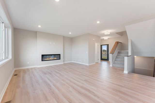 13721 Arrowhead Way, Rosemount, MN 55068