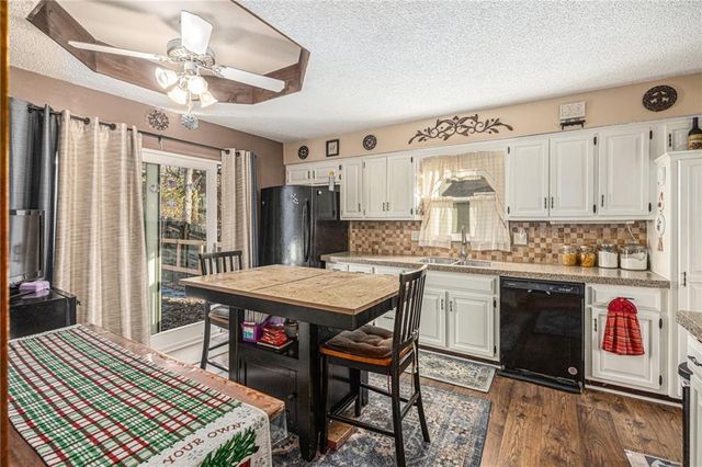 9029 Acuff Lane, Lenexa, KS 66215