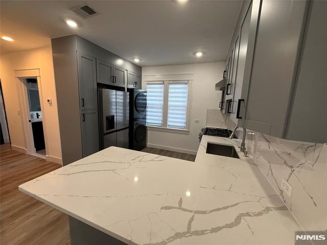 517 Lincoln Street 3, Palisades Park, NJ 07650