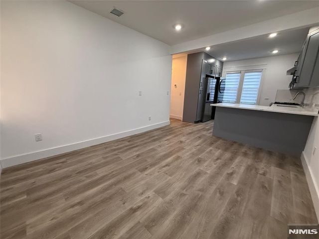 517 Lincoln Street 3, Palisades Park, NJ 07650