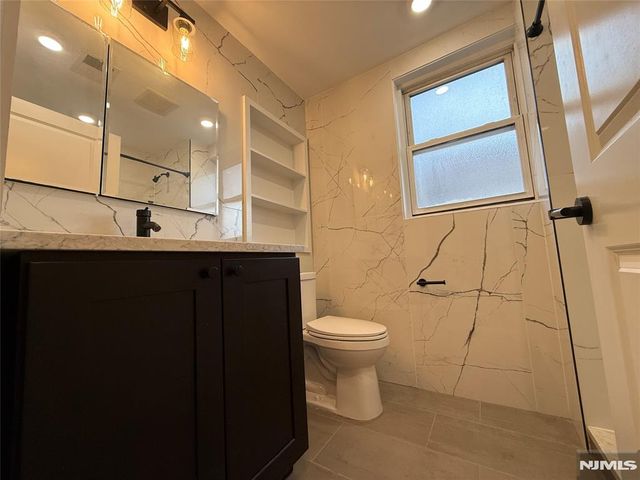 517 Lincoln Street 3, Palisades Park, NJ 07650