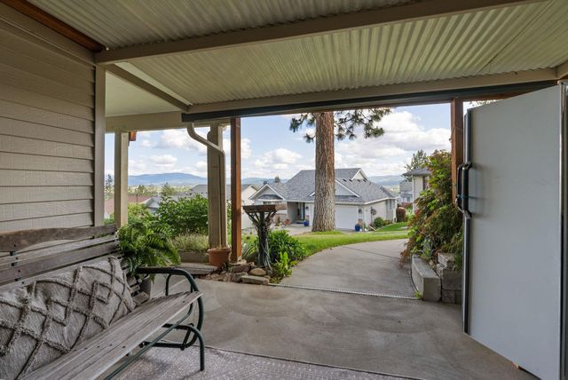 8904 E Boardwalk Ln, Spokane, WA 99212