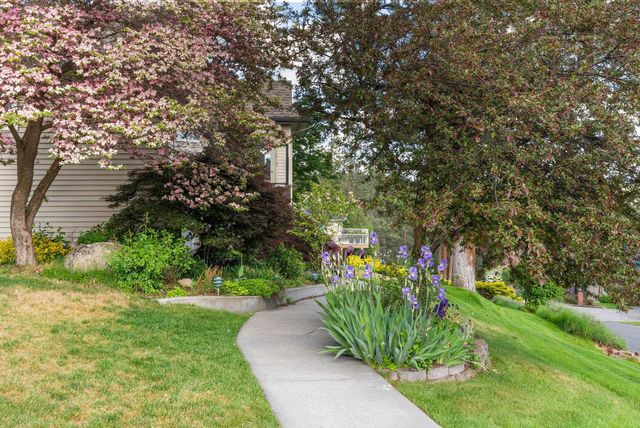 8904 E Boardwalk Ln, Spokane, WA 99212