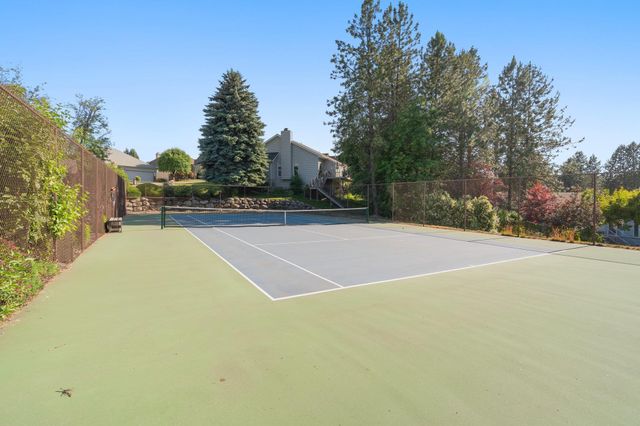 8904 E Boardwalk Ln, Spokane, WA 99212