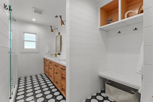 22 Aurora, Rolling Hills Estates, CA 90274
