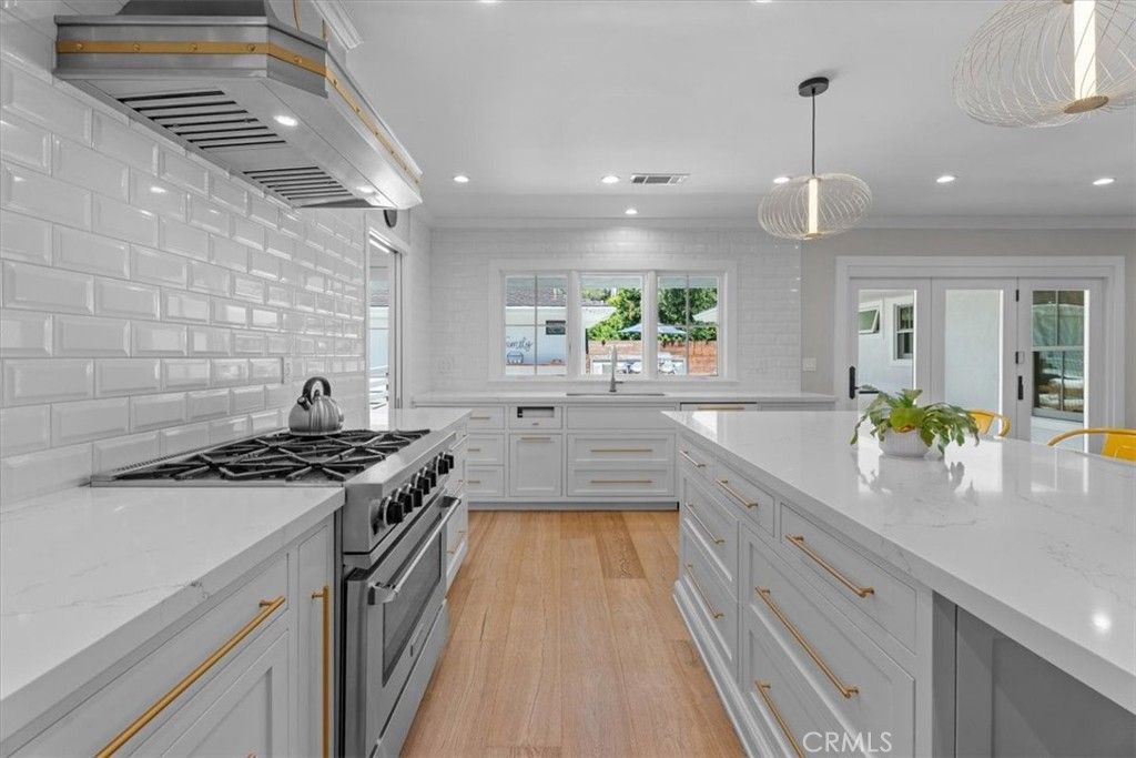 Image 9 of property listing at 22 Aurora, Rolling Hills Estates, CA 90274