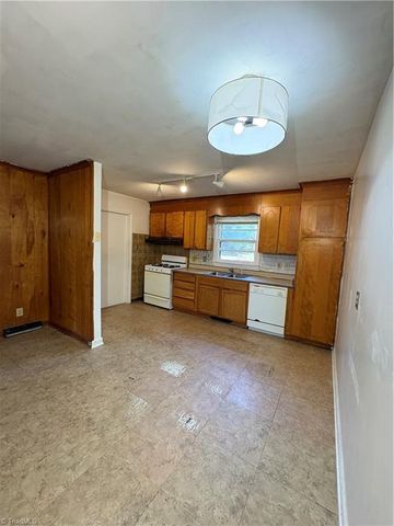 1207 Cliffwood Drive, Greensboro, NC 27406