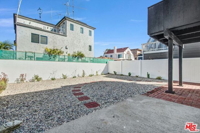 1083 Montauk Lane 1, Ventura, CA 93001