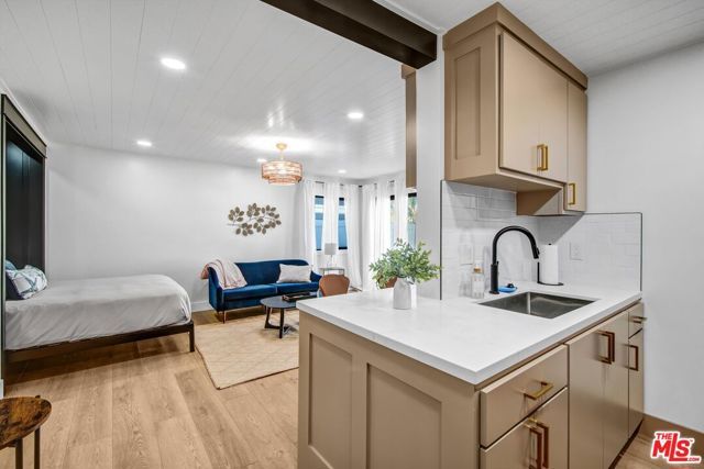 1083 Montauk Lane 1, Ventura, CA 93001