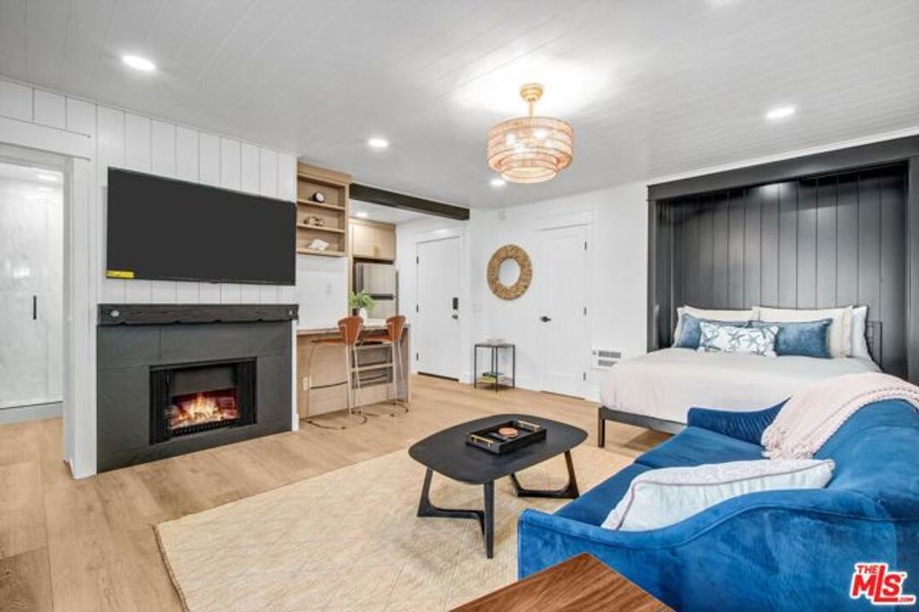 1083 Montauk Lane 1, Ventura, CA 93001