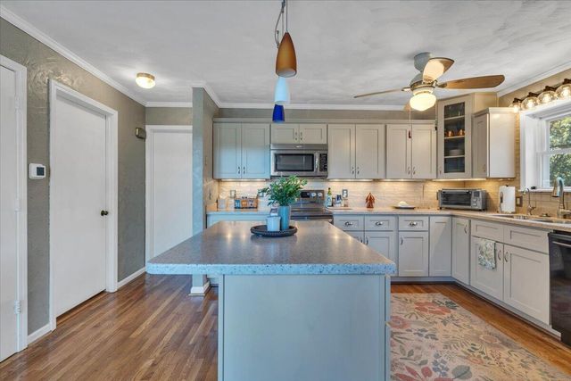 581 Idle Acres RD, Fincastle, VA 24090