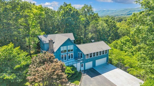 581 Idle Acres RD, Fincastle, VA 24090