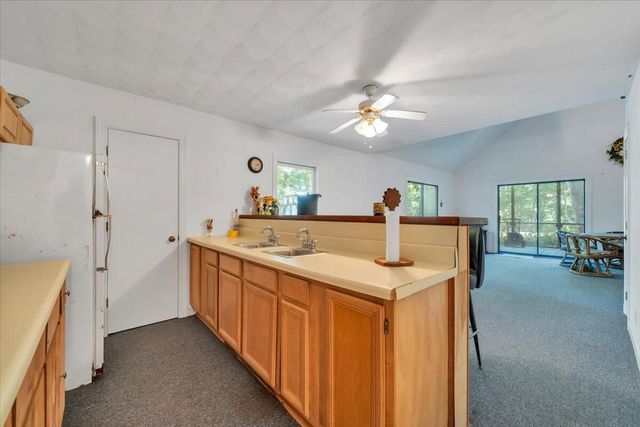 581 Idle Acres RD, Fincastle, VA 24090