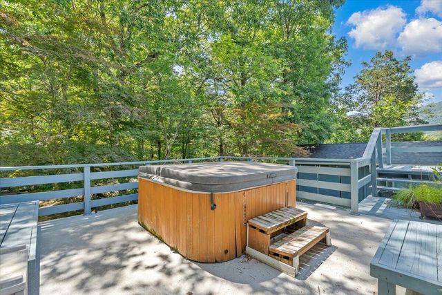581 Idle Acres RD, Fincastle, VA 24090