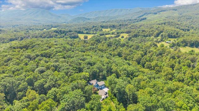 581 Idle Acres RD, Fincastle, VA 24090
