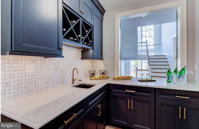 718 WATERLOO, Devon, PA 19333