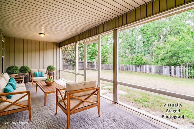 1239 Benning Pl, Pensacola, FL 32506