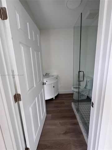 2239 NW 87th St 8, Miami, FL 33147