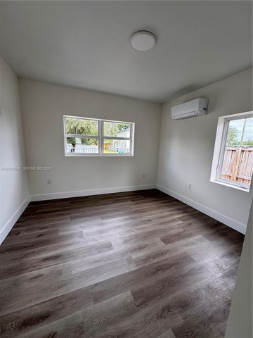 2239 NW 87th St 8, Miami, FL 33147