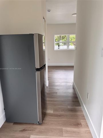 2239 NW 87th St 8, Miami, FL 33147