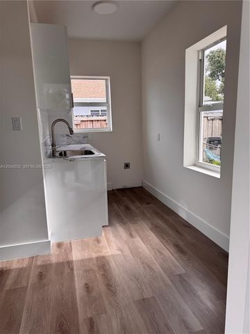 2239 NW 87th St 8, Miami, FL 33147