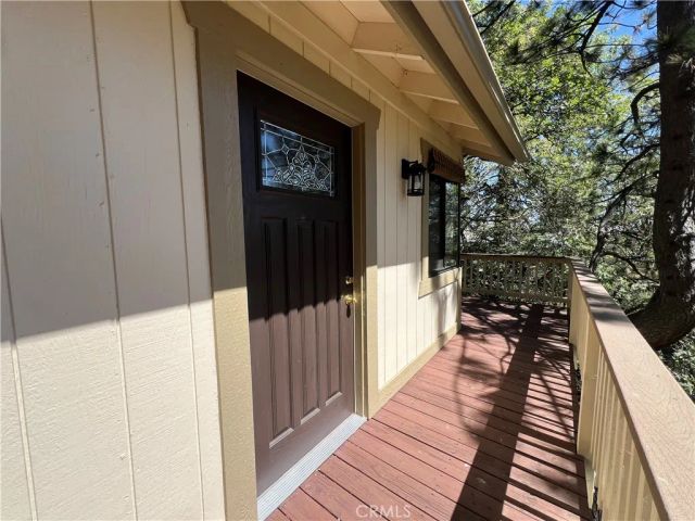 955 Coulter Pine, Crestline, CA 92325