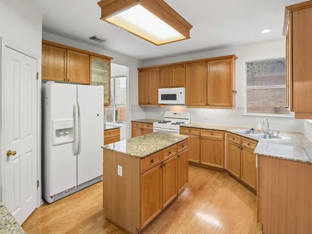 7120 Gentle Oak DR, Austin, TX 78749