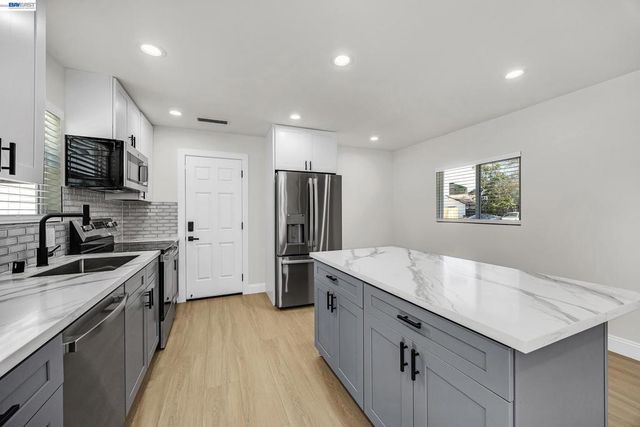 1577 Waltham Rd, Concord, CA 94520