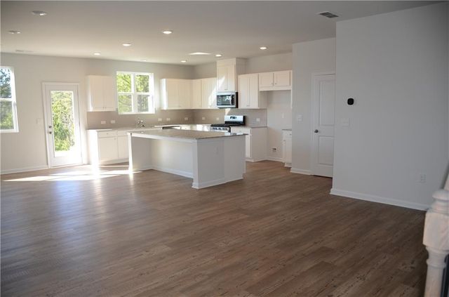 1121 Point Place Drive, Loganville, GA 30052