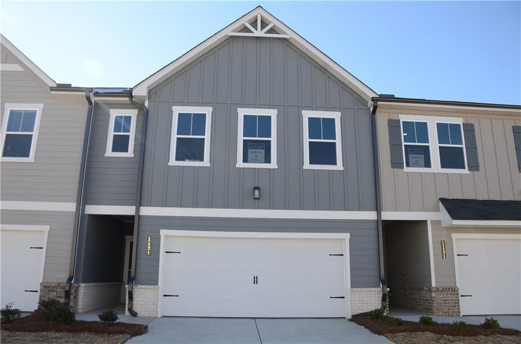 1121 Point Place Drive, Loganville, GA 30052